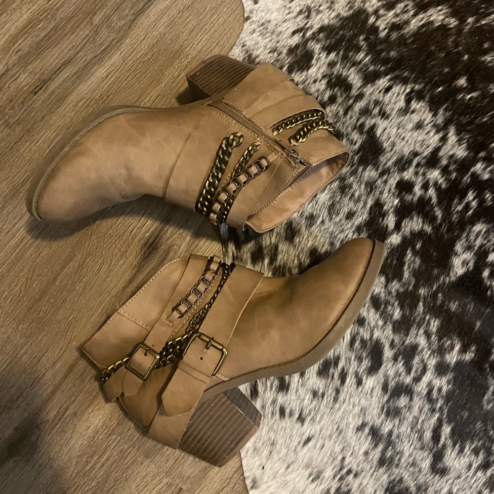 booties - Picture 2 of 2